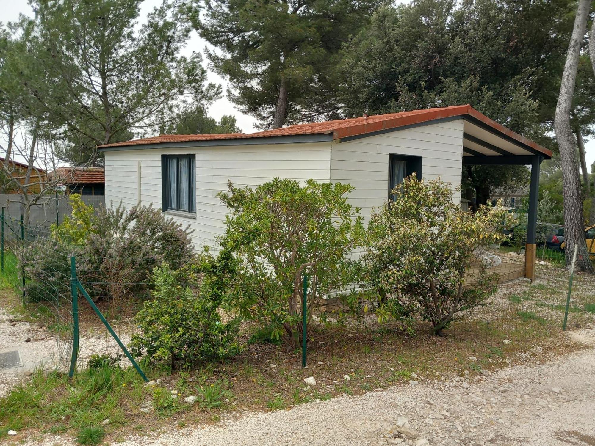 Mobilhome A Deux Pas Du Circuit Du Castellet Avec Terrasse Vue Mer Le Castellet  Bagian luar foto