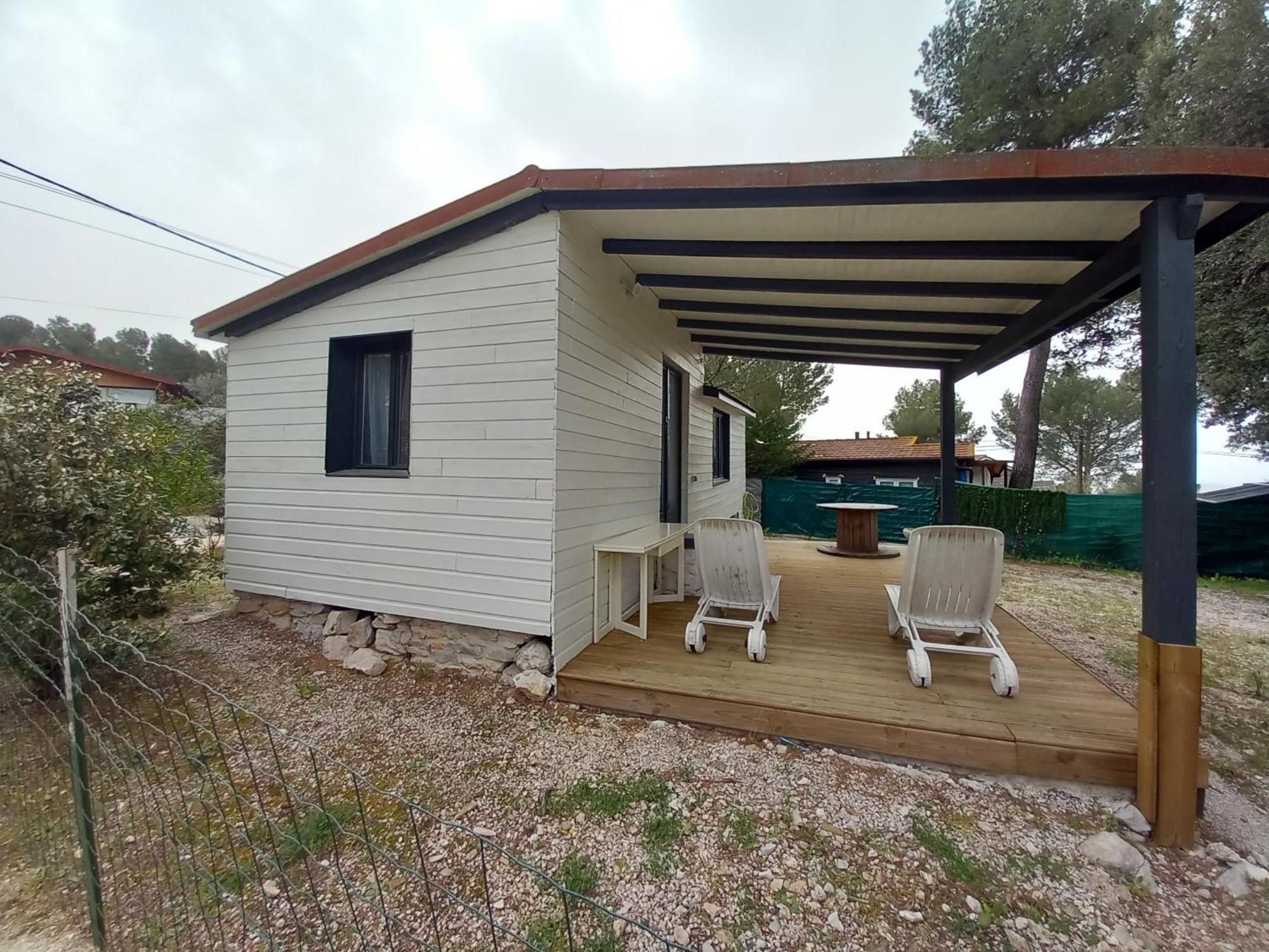 Mobilhome A Deux Pas Du Circuit Du Castellet Avec Terrasse Vue Mer Le Castellet  Bagian luar foto